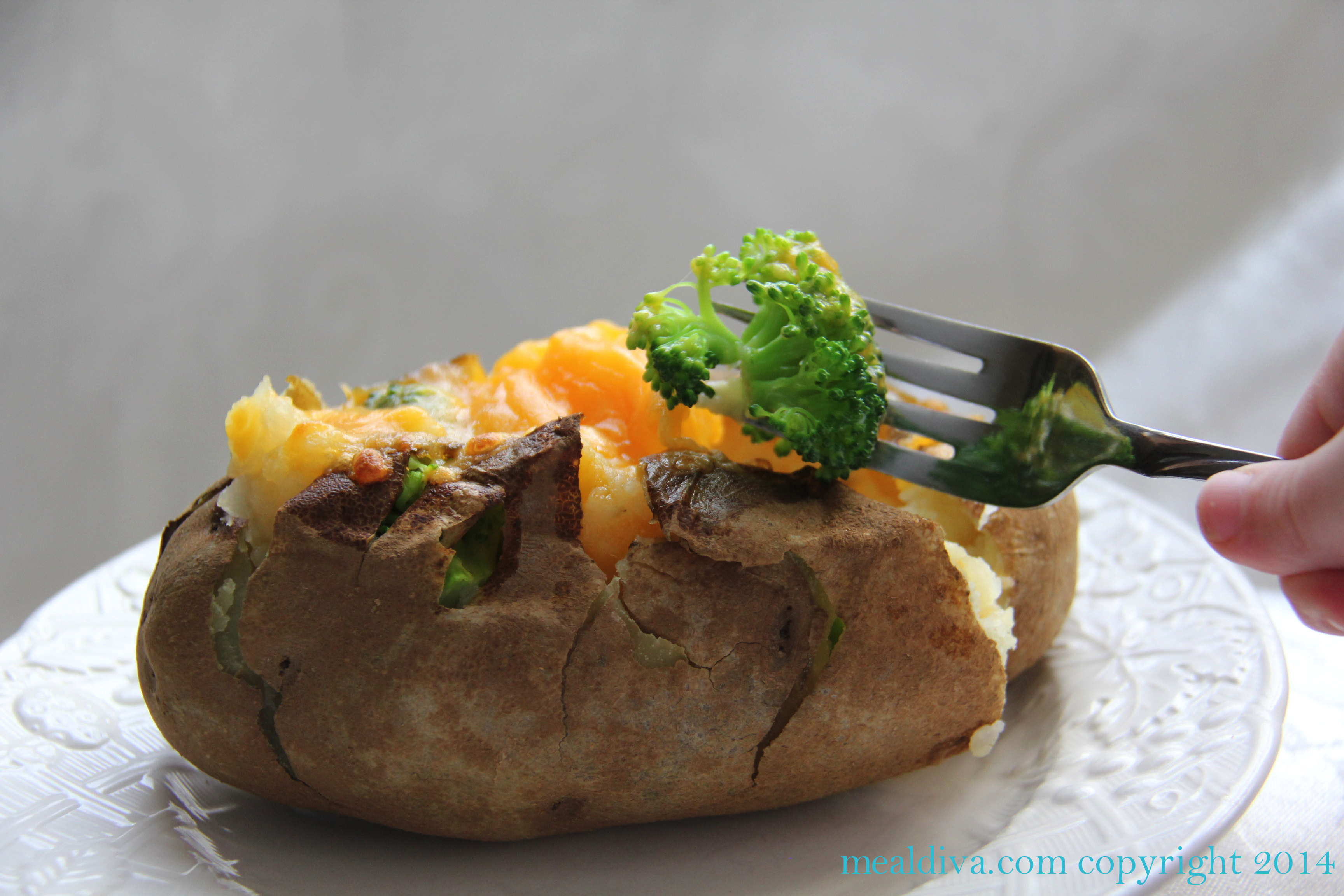 Cheesy Broccoli Baked Potatoes #SundaySupper
