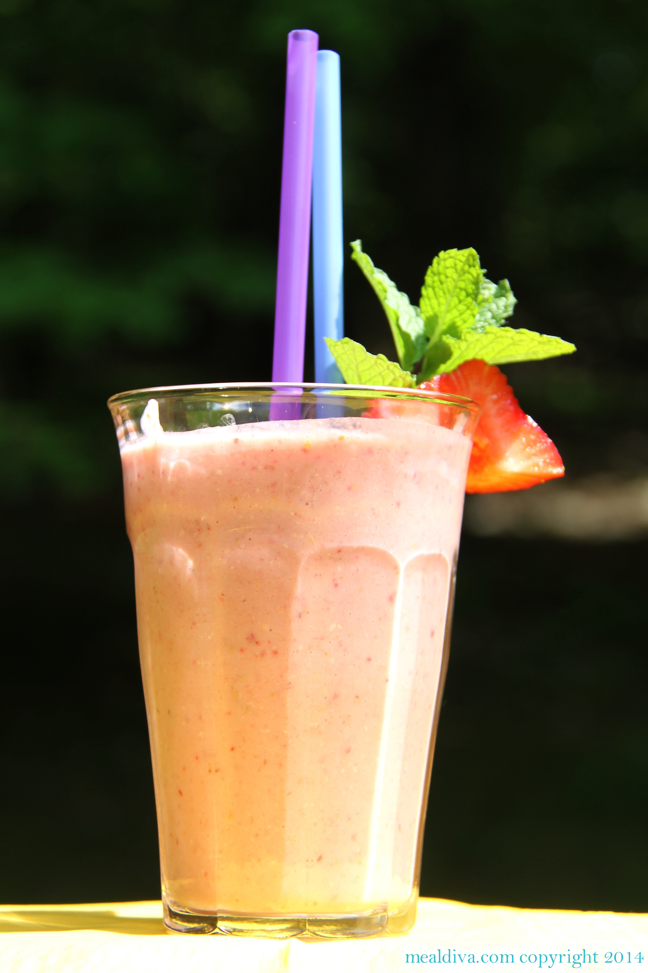 strawberry oatmeal smoothie 1