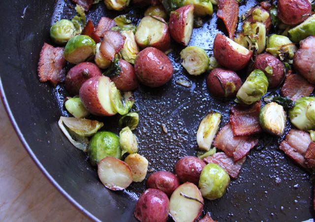 Easy Roasted Brussels Sprouts with Red Potatoes and Bacon